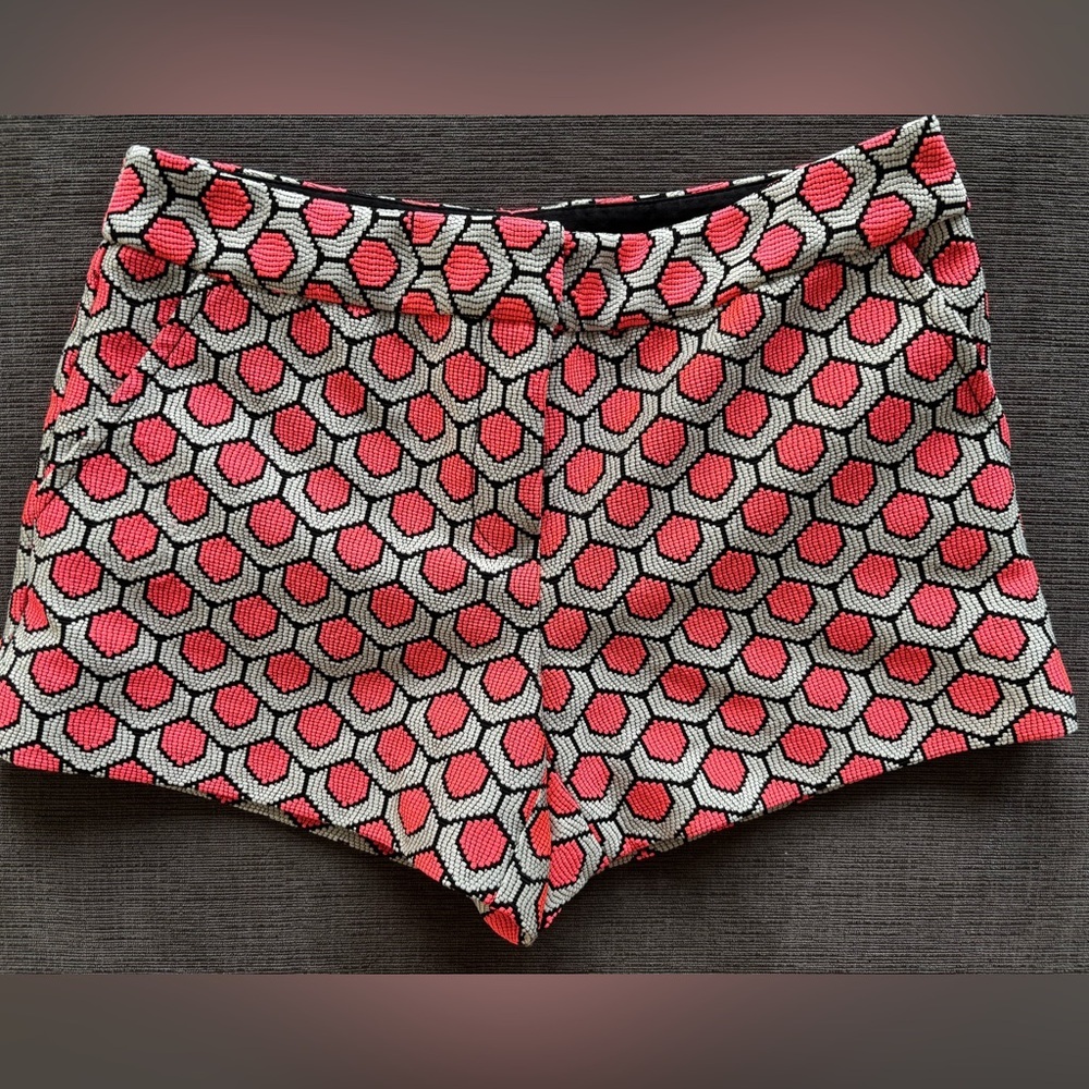 Trina Turk “Corbin” Black, Pink & White Honeycomb Jacquard Geometric Shorts